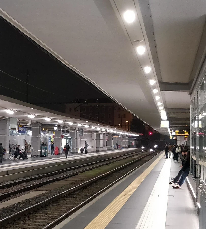 LED lighting system for railway tracks
