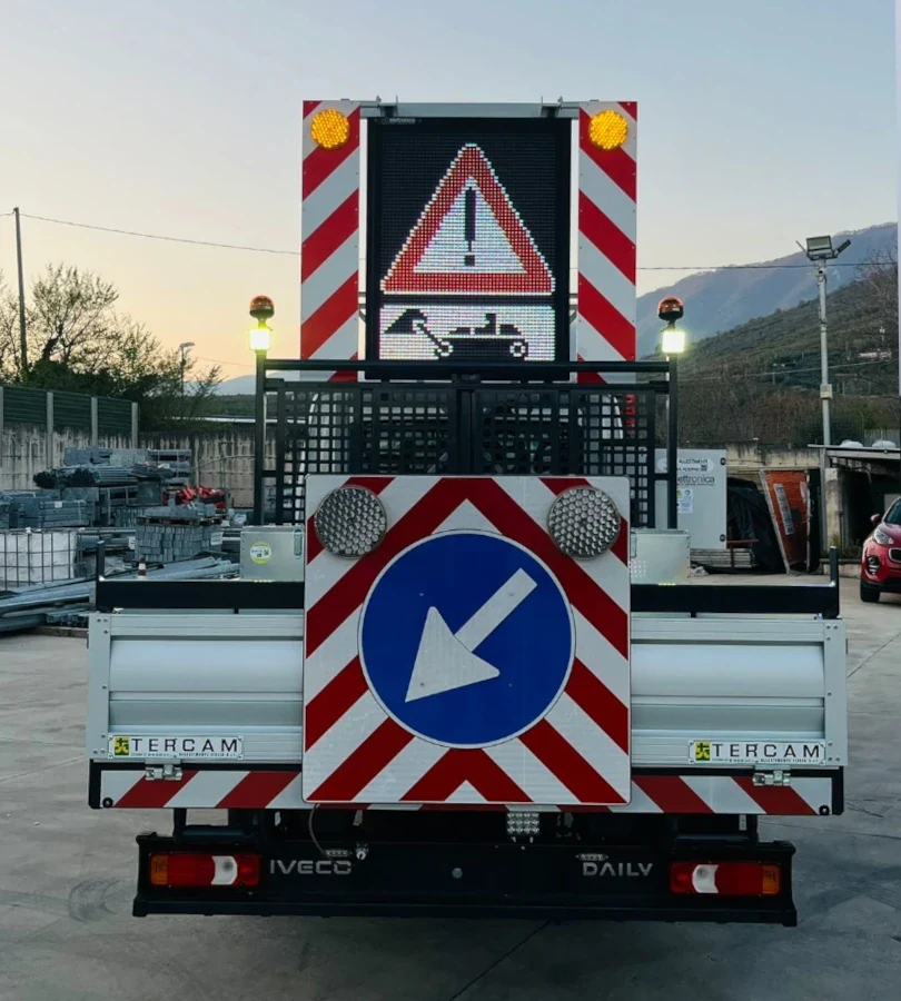 Mobile VMS for roadworks and traffic maintenance