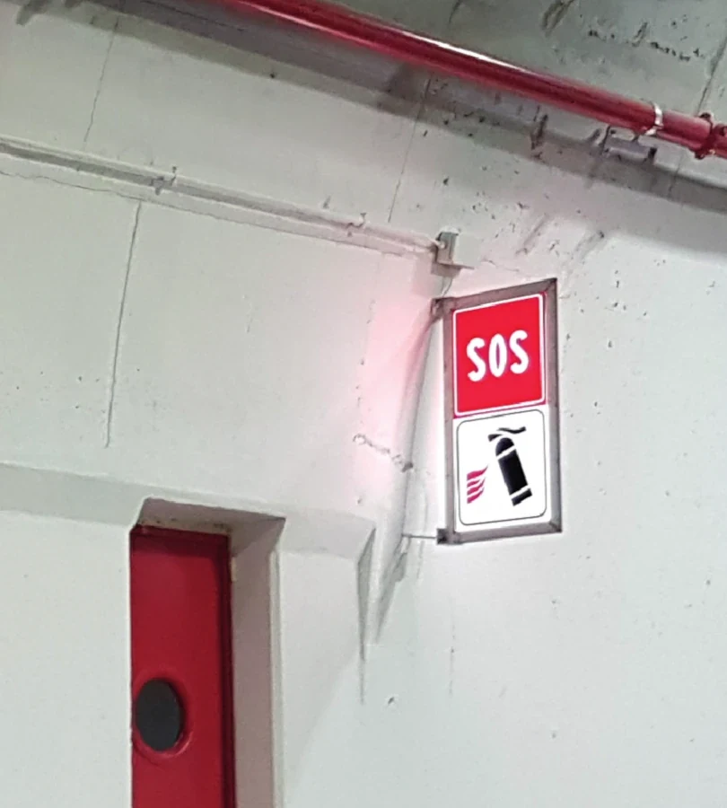 Ultrathin backlit LED road sign